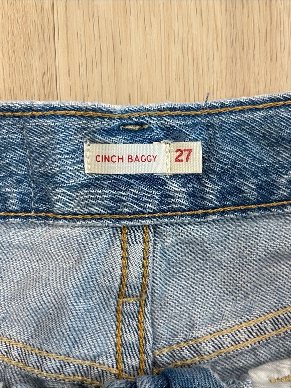 Levi's High Rise Cinched Baggy Jeans - Picture 4 of 10